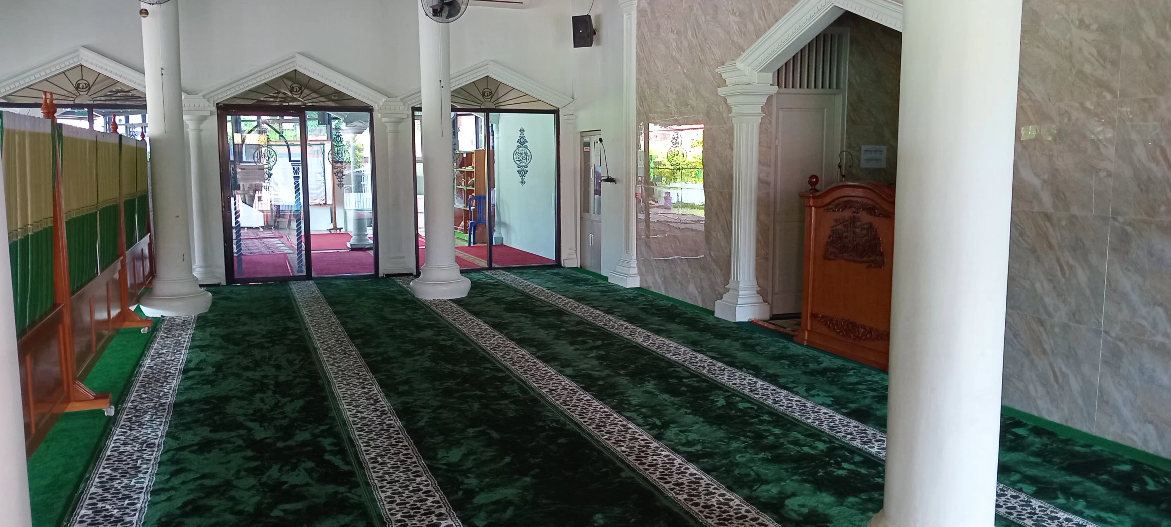 Interior Masjid Al Muhajirin